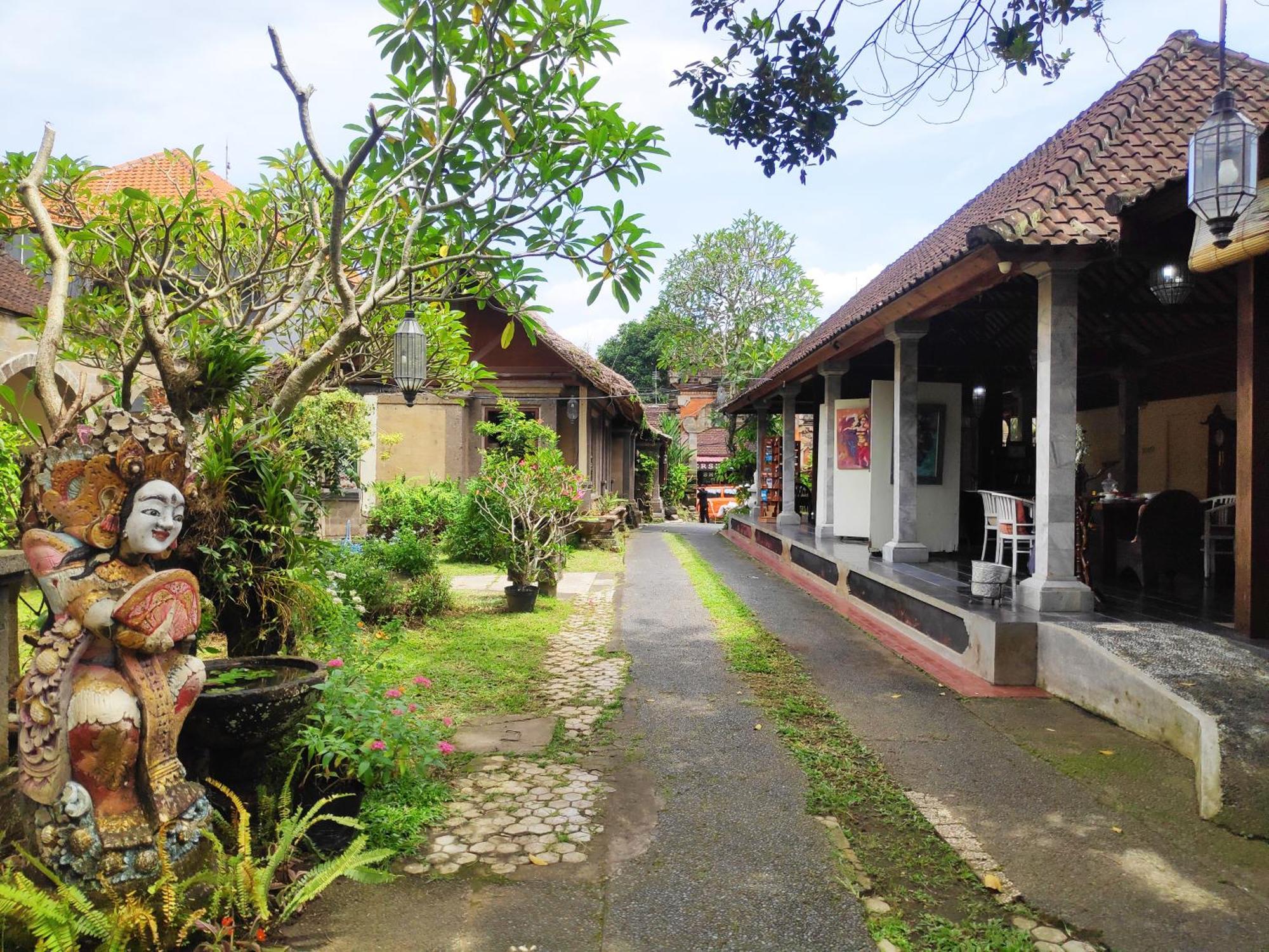 Oka Kartini Ubud Extérieur photo